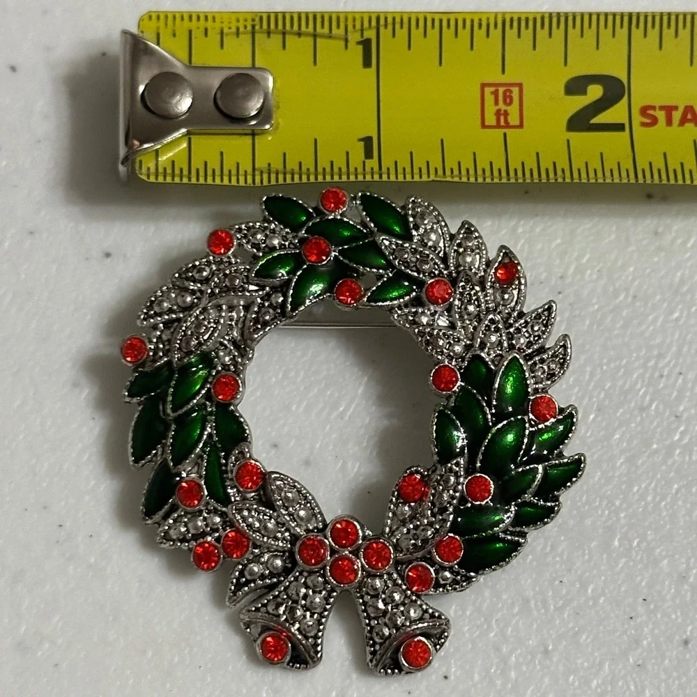 Kenneth Cole Christmas Wreath Brooch Green Enamel Red Rhinestone Silver Tone Pin